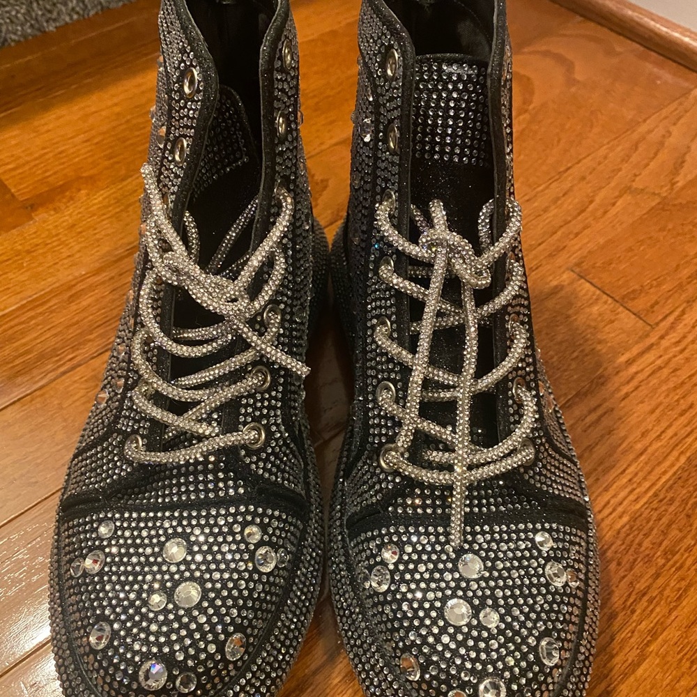 AZALEA WANG OTIS BLACK EMBELLISHED SNEAKER